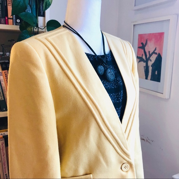 vintage Holt Renfrew boxy yellow blazer - Picture 8 of 8